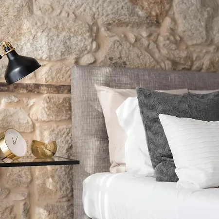 Lovelystay - Sao Domingos Apartment