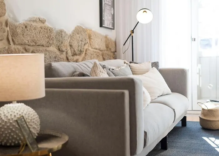 Lovelystay - Sao Domingos דירה